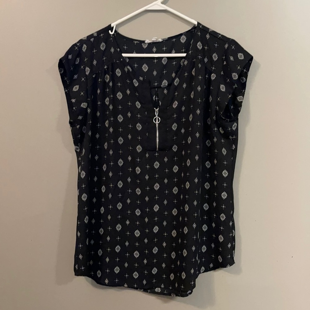 Black and white professional top
